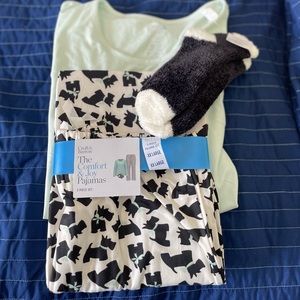 3 piece comfort and joy pajama set from Croft and Barrow. Size XXL